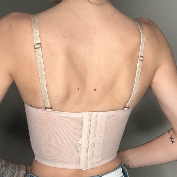 Victoria’s Secret Corset - Picture 3 of 4